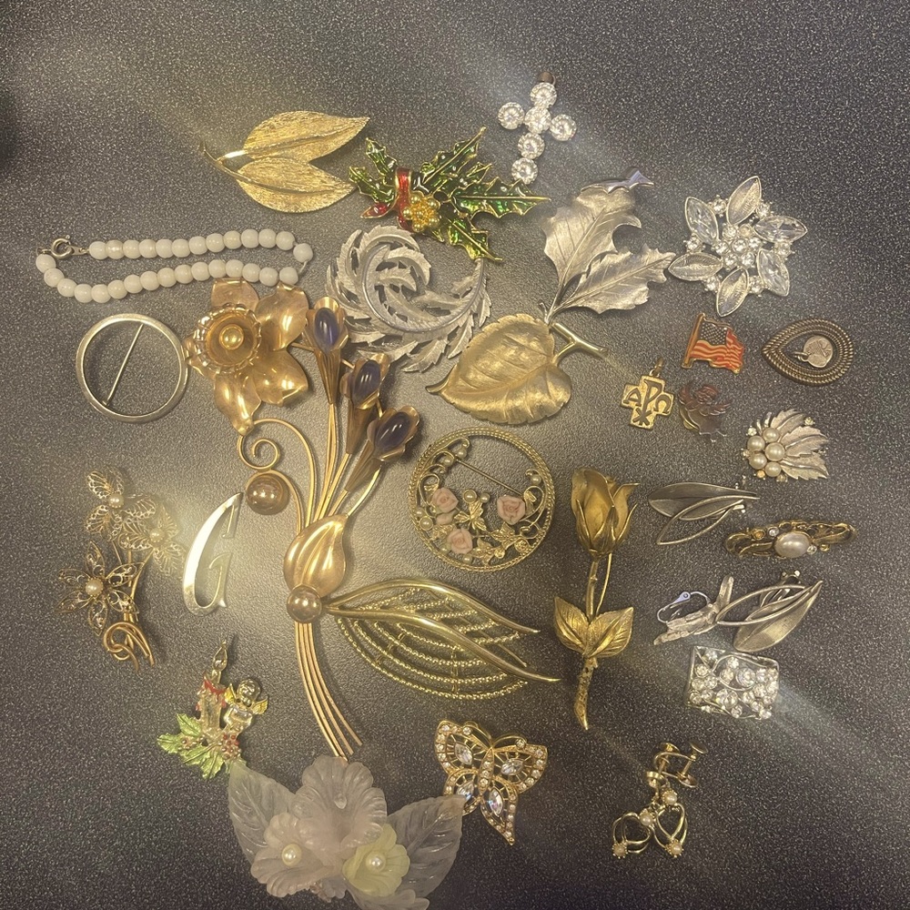 Collection of Vintage Brooches